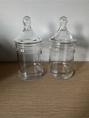 Set of 2 Clear Glass Apothecary Jars with Lids